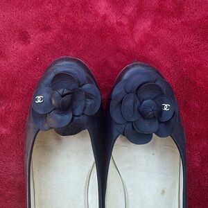 CHANEL leather navy Cambon ballet Flats with Floral Accent